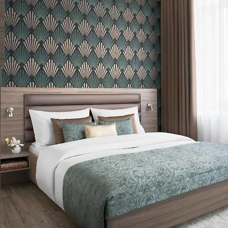 Revay Hotel *