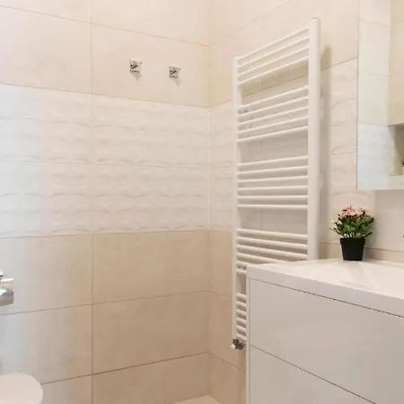 Revay Apartment *