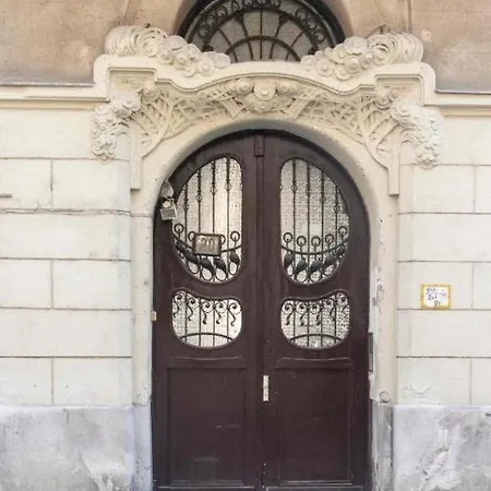 Apartament Revay *