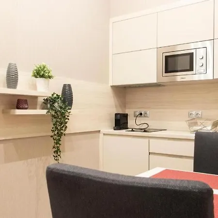 Revay Apartament *