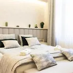 Colton Révay Hotel *